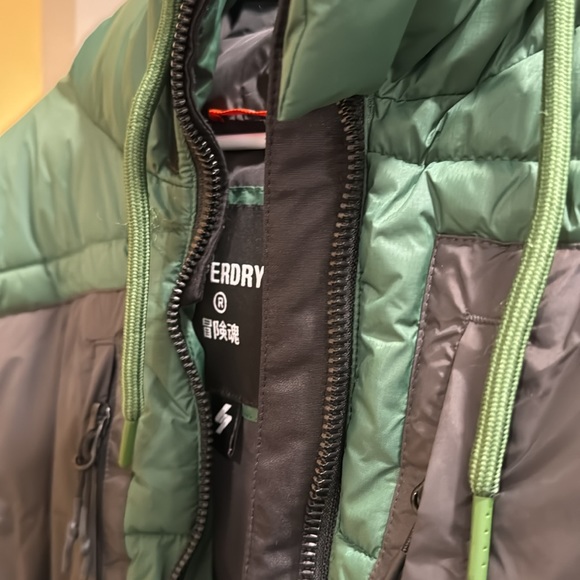 Superdry puffer jacket - Picture 2 of 3